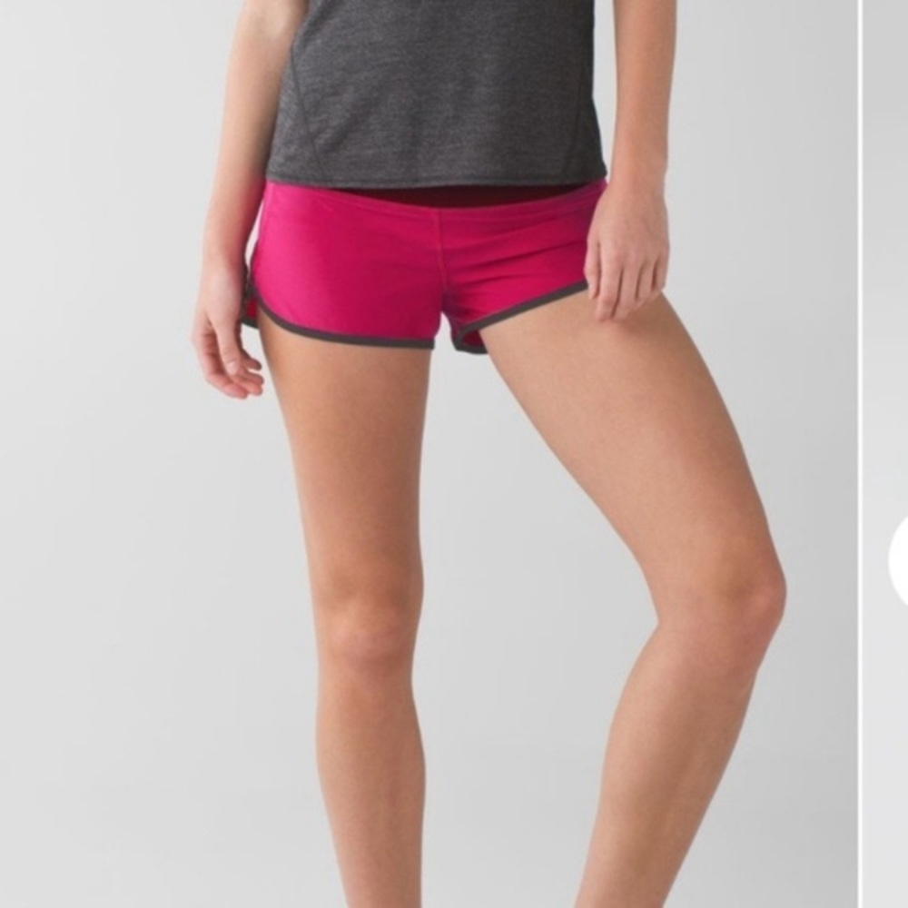 Lululemon speed shorts 2.5” inseam.  Sz 6  RARE - Picture 7 of 7